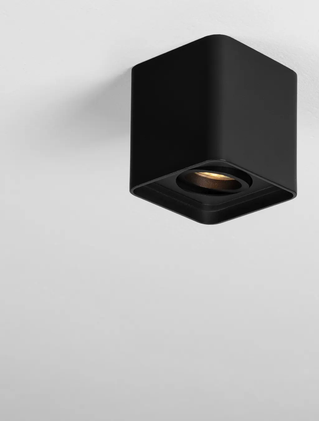 Monique B-35W-SM-D8.5-Sq — Plafonniers Nova Luce