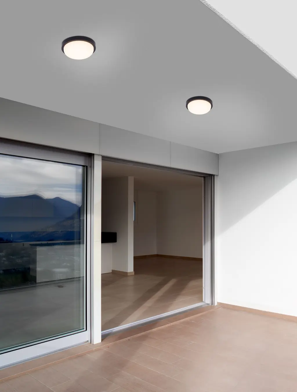 REO — Plafonniers Nova Luce