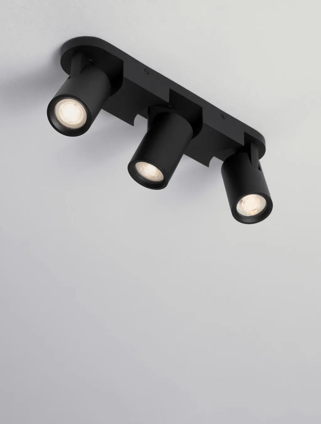 ESTO — Spots Nova Luce