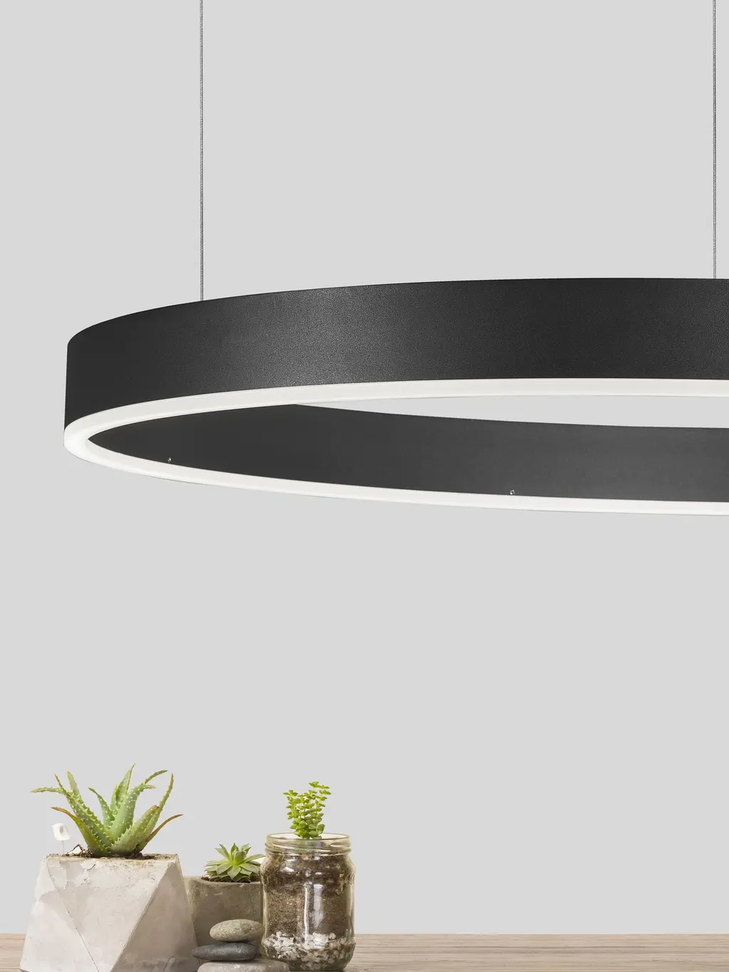 MOTIF — Suspensions Nova Luce