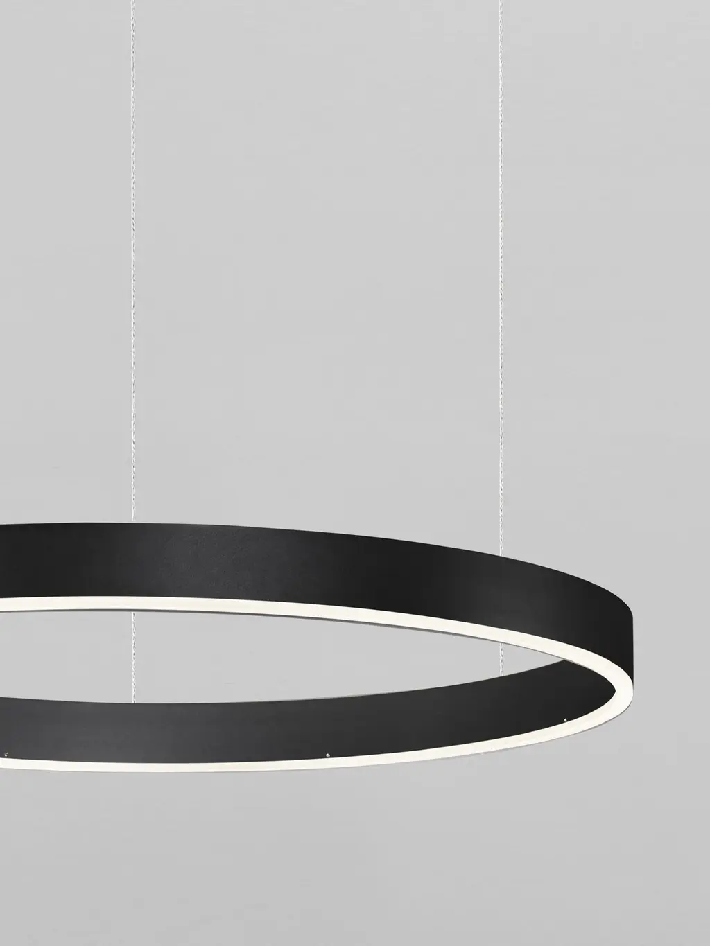 MOTIF — Suspensions Nova Luce