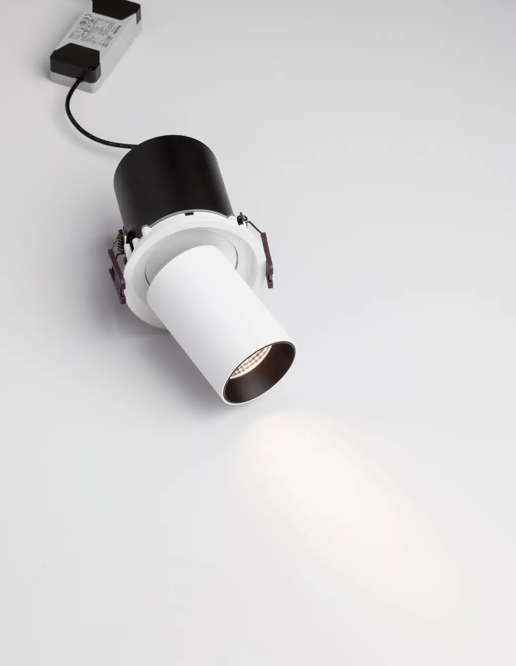 Pin W30-12W-RC-D8.4 — Spots encastrés Nova Luce