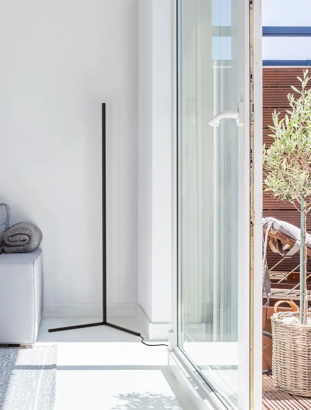 V-LINE — Lampadaires Nova Luce