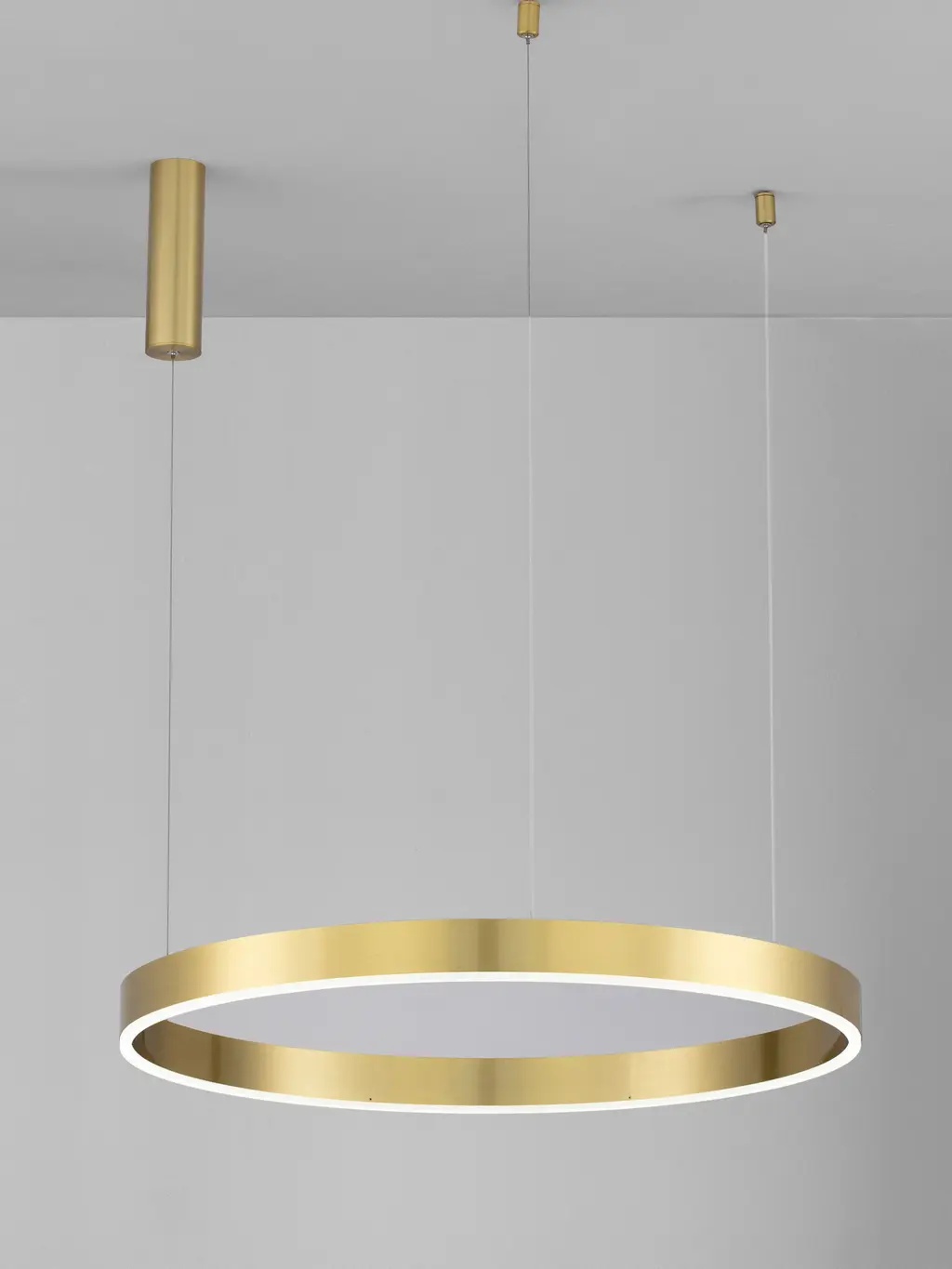 MOTIF — Suspensions Nova Luce