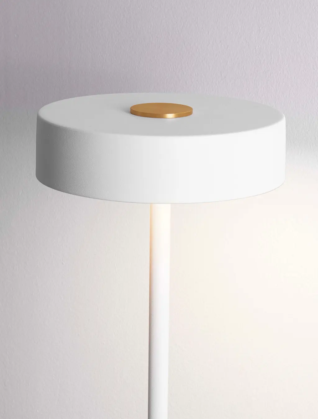 THEA — Lampadaires Nova Luce